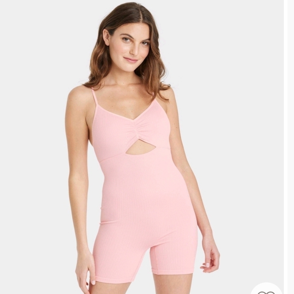 Colise Cut Out Ribbed Romper - Picture 2 of 6
